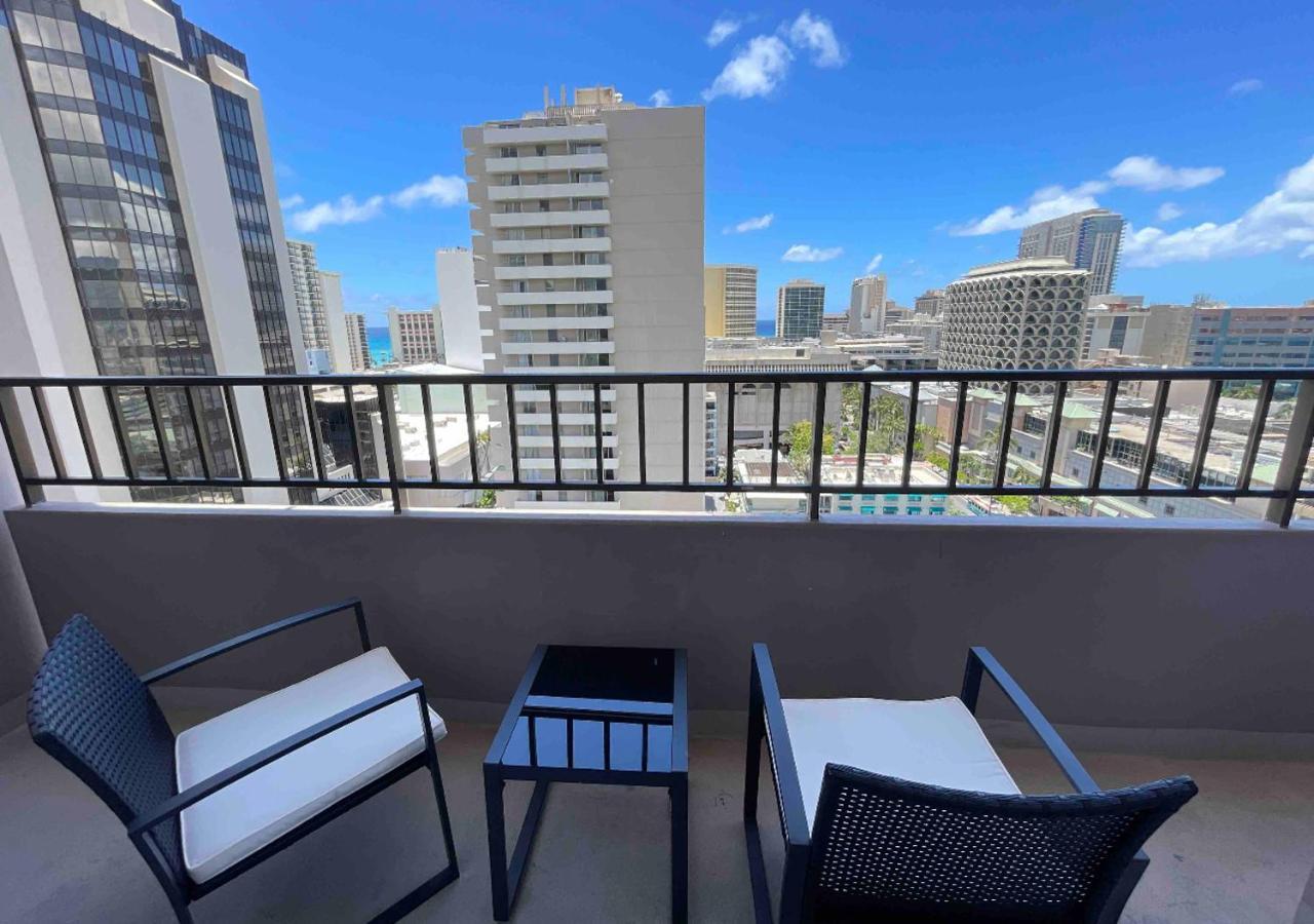 1508- Heart Of Waikiki With Kitchen-Free Parking-King Bed-Corner Unit Daire Honolulu Dış mekan fotoğraf