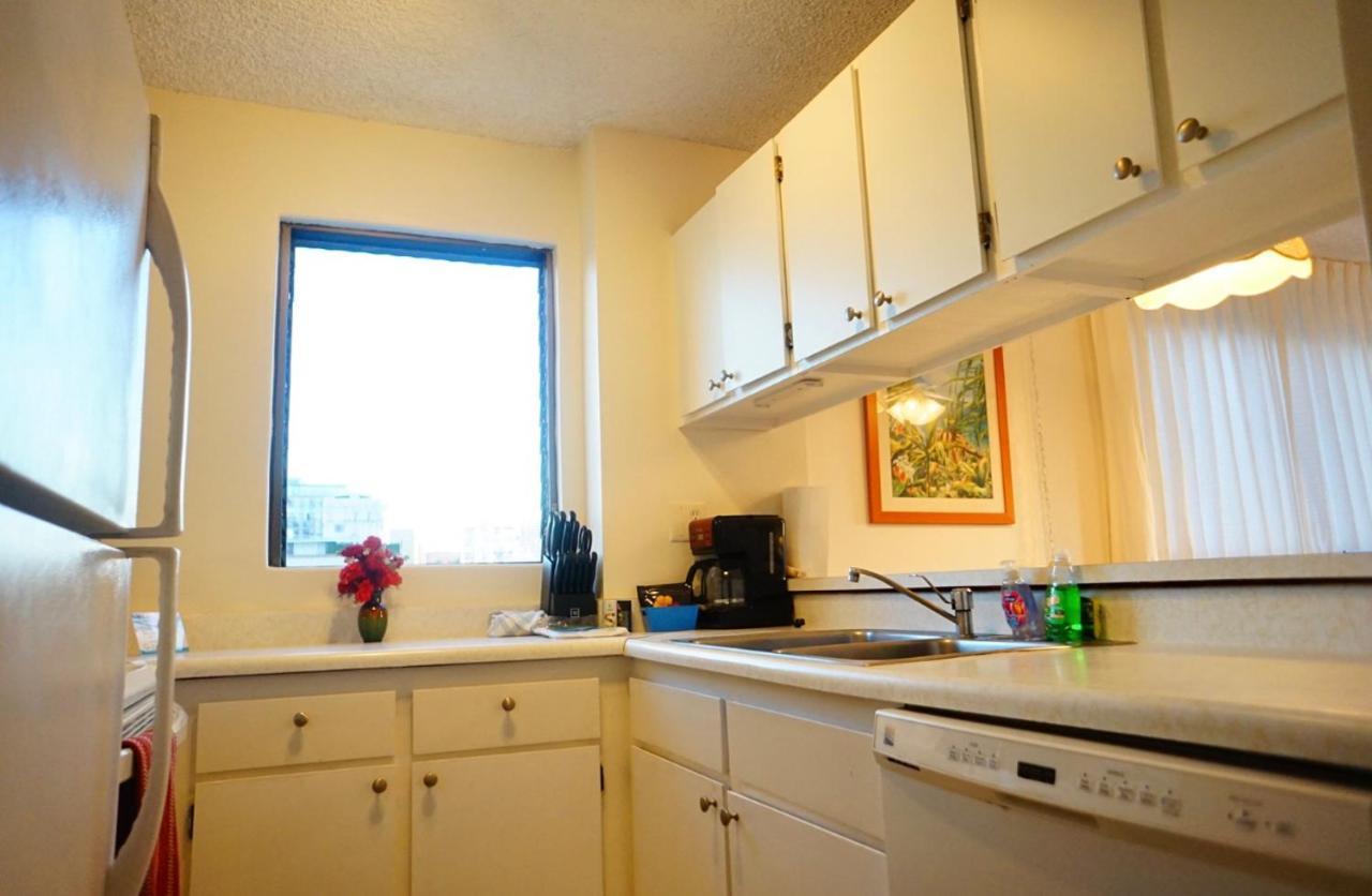 1508- Heart Of Waikiki With Kitchen-Free Parking-King Bed-Corner Unit Daire Honolulu Dış mekan fotoğraf